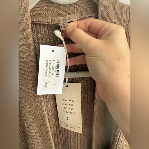 NWT It Is Well L.A. Easy Cardigan in 100% Cotton Warm Taupe Color Size Large - Picture 3 of 7